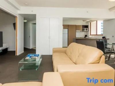 Broadbeach Savannah - 100