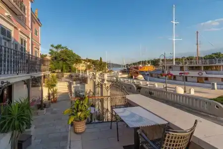 b&b Heritage Apolon - 56