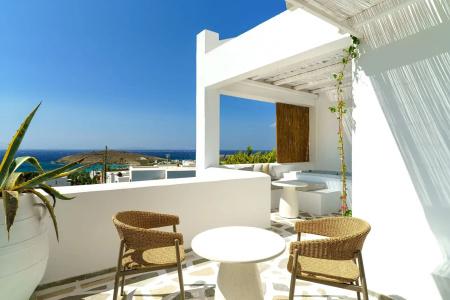 Mr. and Mrs. White Tinos - 114