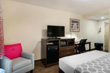 Rodeway Inn Hollywood - 32