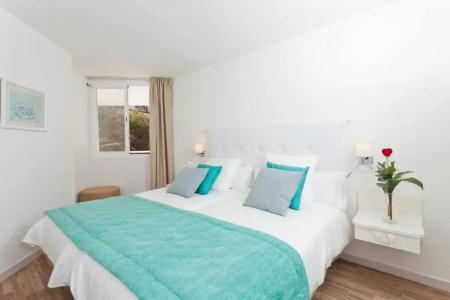 Fergus Style Cala Blanca Suites - 43