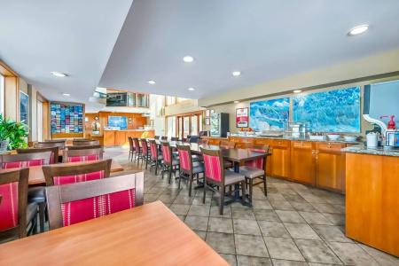 Econo Inn & Suites - - 20