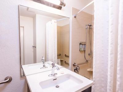 Sonesta Simply Suites Austin South - 45