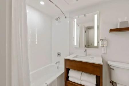 Holiday Inn & Suites Kanata, an IHG - 69