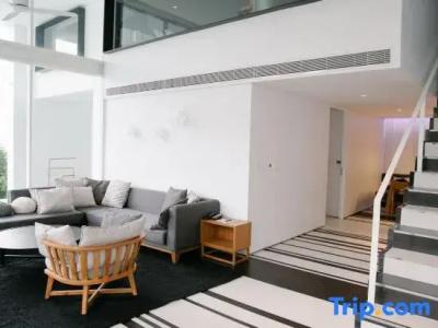 Veranda Pool Suite - 50