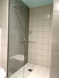 Metropolitan - 34
