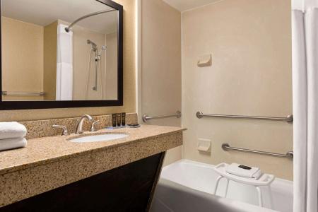 Wingate by Wyndham - 6