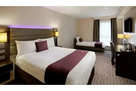 Premier Inn City Centre - 3