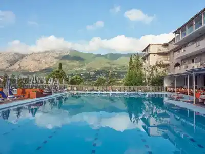 Koukounaria & Suites - 16