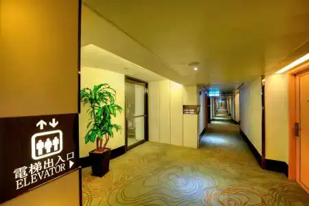 Metropark Mongkok - 12