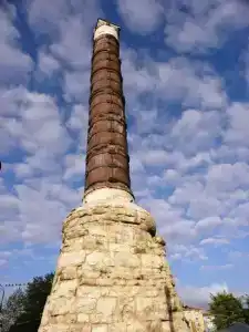 Megaron - 10