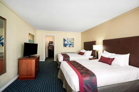Ramada by Wyndham Virginia Beach - 3