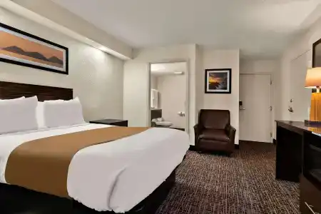 Quality Inn - 21