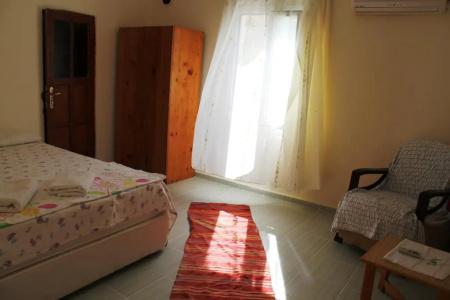 Rose Pension - 59
