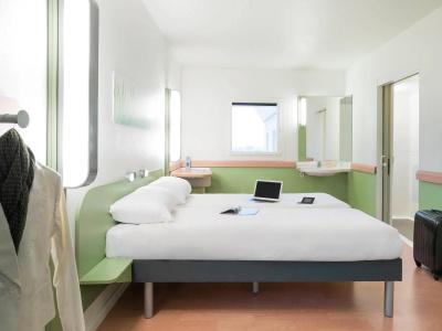 ibis budget Paris Porte De Montmartre - 8