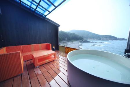 Xyz Private Spa And Seaside Resort - 48