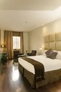 Cosmopolitan - 32