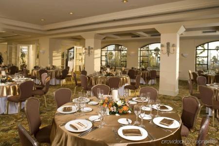 The Waterfront Beach Resort, A Hilton - 39