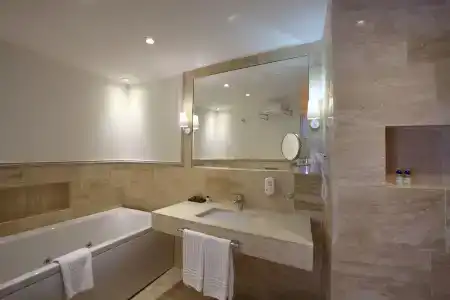 DoubleTree by Hilton Bodrum Marina Vista - 70