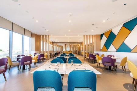 Premier Inn Dubai Dragon Mart - 14