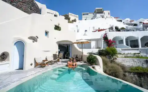 Pezoules of Oia - 11
