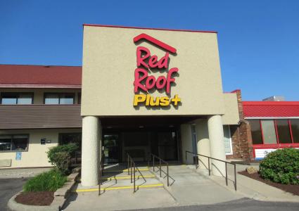 Red Roof Inn Plus+ u Of m North - 0