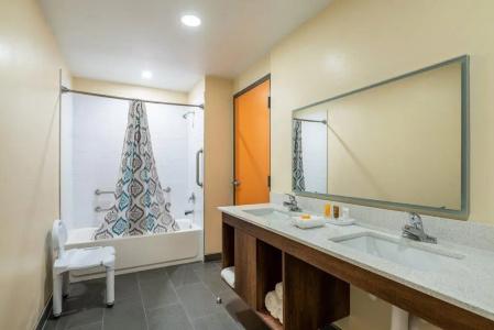 Spot x By Red Collection Orlando International Dr - 9