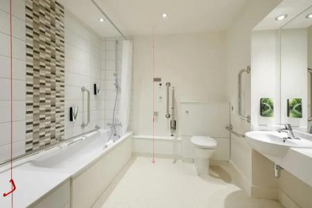 Premier Inn East - 12
