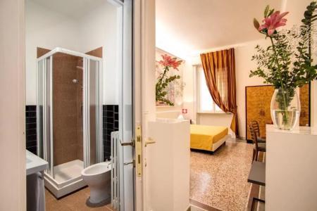 Roma In Una Stanza Guesthouse - 27