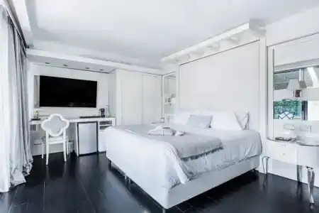 1828 Smart Boutique - 139