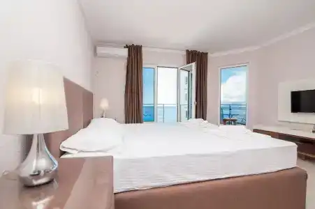 Open Sea Luxury - 44