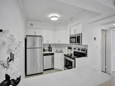 The Alexander All Suites - 112