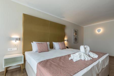 Seaview - Adults Only 16 Plus - 34
