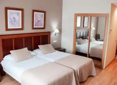 Santiago León - 2