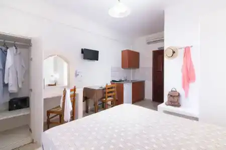 Mandilaria Studios - 124