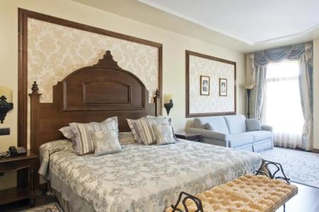 PortAventura Lucy's Mansion - Includes PortAventura Park Tickets - 1