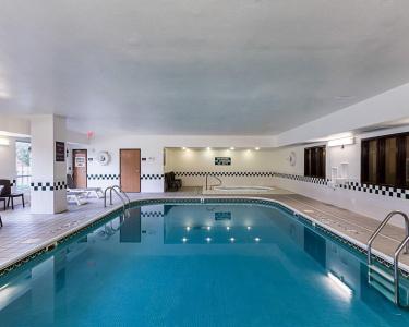 Comfort Inn East - 15