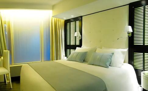 1828 Smart Boutique - 45