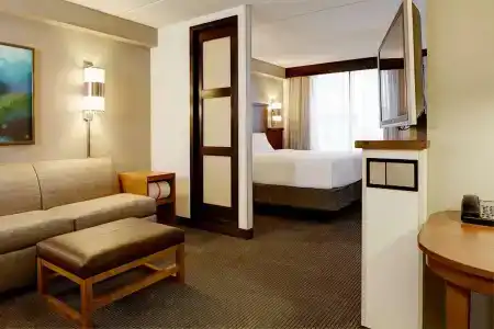 Hyatt Place Orlando Airport - 4