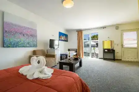 Paradice Luxury Suites - 74