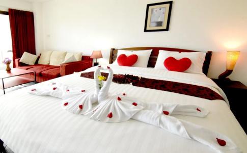 Deng's kamala beach Guesthouse - 4
