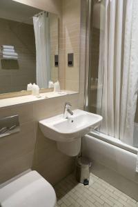 Frederick House - 8
