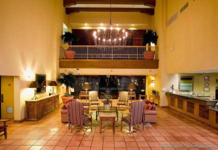 Best Western Plus Thunderbird Suites - 39