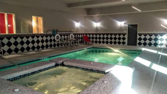 Best Western Plus Inn & Suites - 11