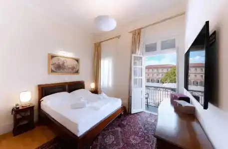 Castellano & Suites - 107