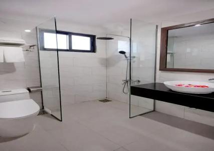 Mega Light - Managed By Rhm Group - 62