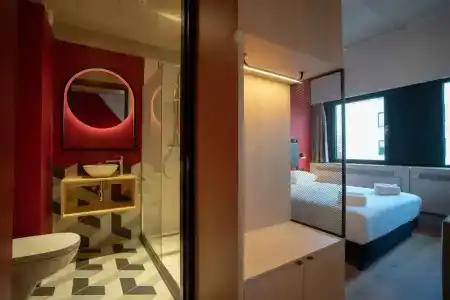 Via Suites - 44