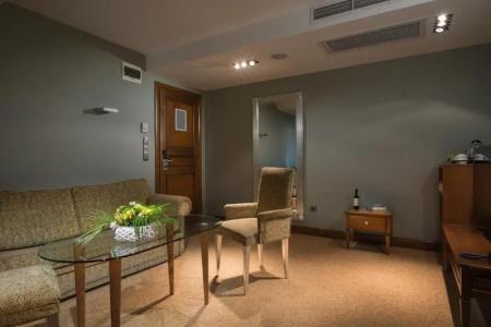 Rosslyn Thracia Sofia - 79