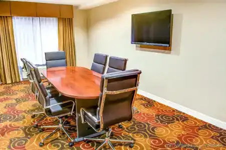 Comfort Inn & Suites Beach - 17