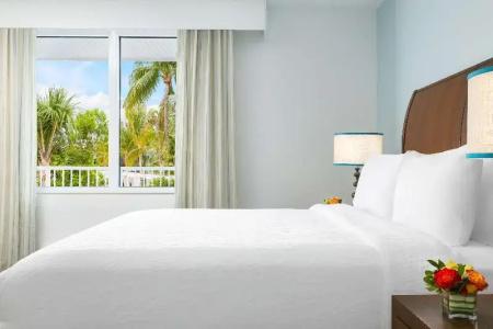 Hilton Garden Inn / The Keys Collection - 81